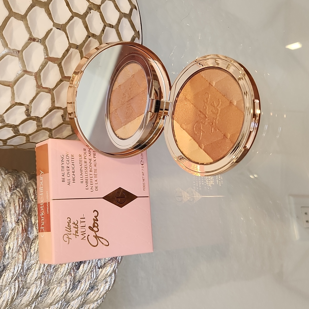 Charlotte Tilbury Pillow Talk Multi-glow Dream Light Highlighter